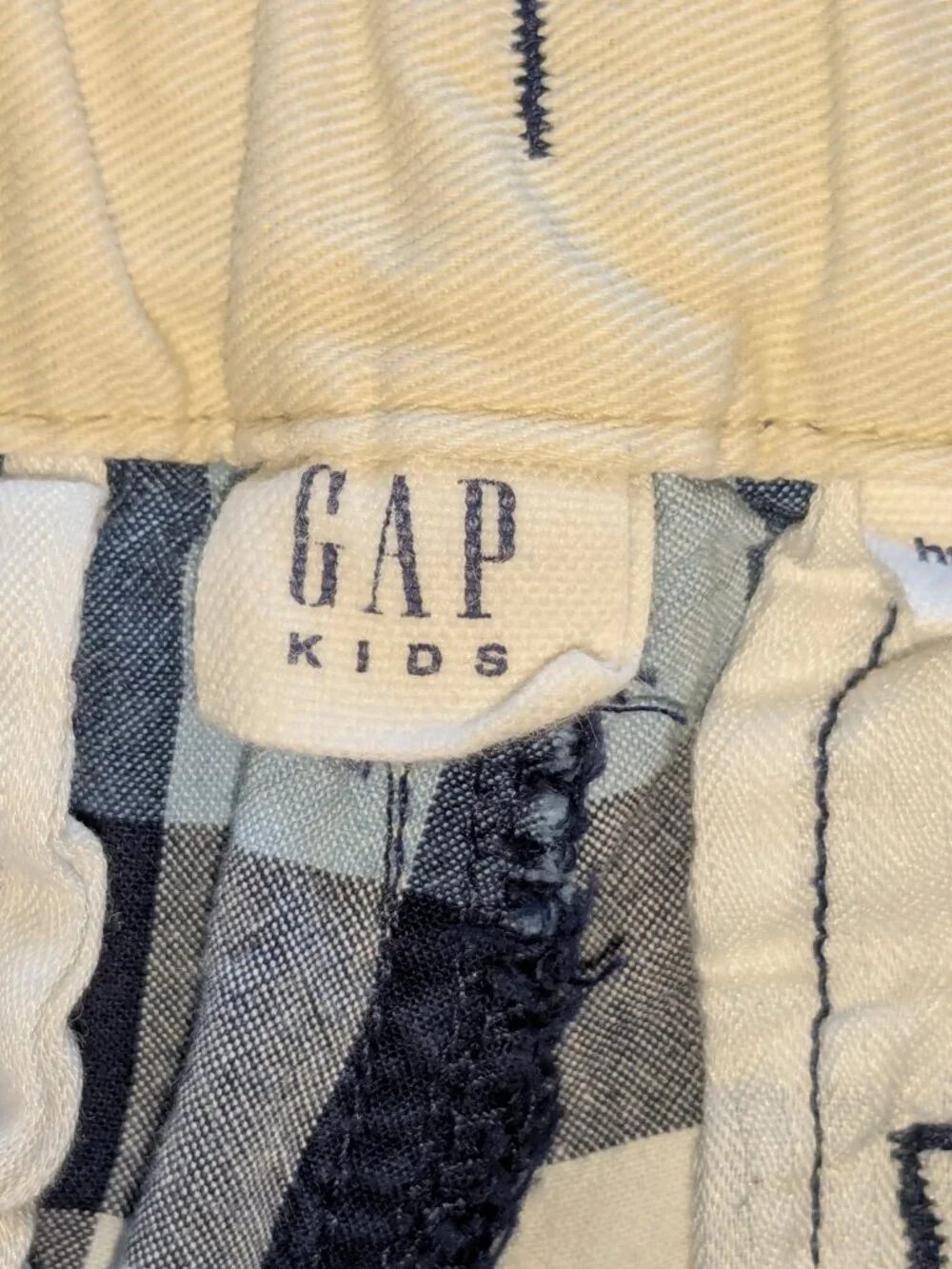 BOYS GAP KIDS BLUE PLAID SHORTS - SIZE 16 HUSKY